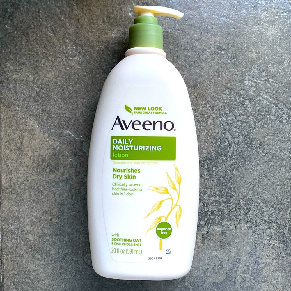 Aveeno Active Naturals Daily Moisturizing Lotion, 20 Ounce Pump